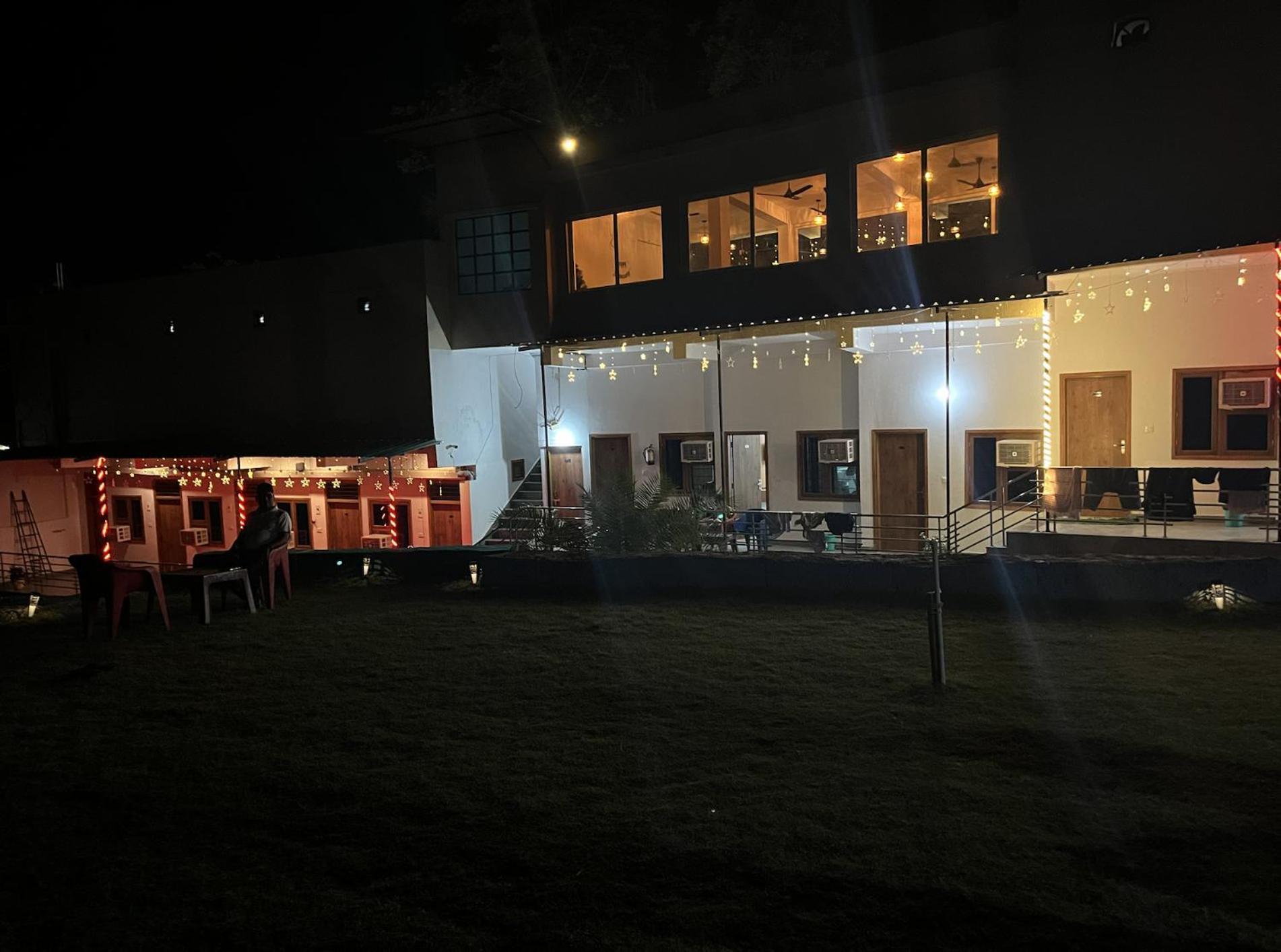 Hotel Studioz Sahastradhara Dehradun Exterior photo