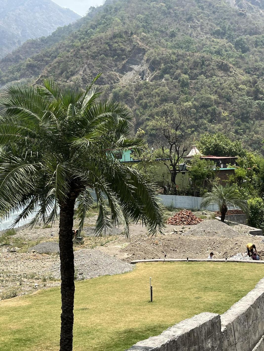 Hotel Studioz Sahastradhara Dehradun Exterior photo