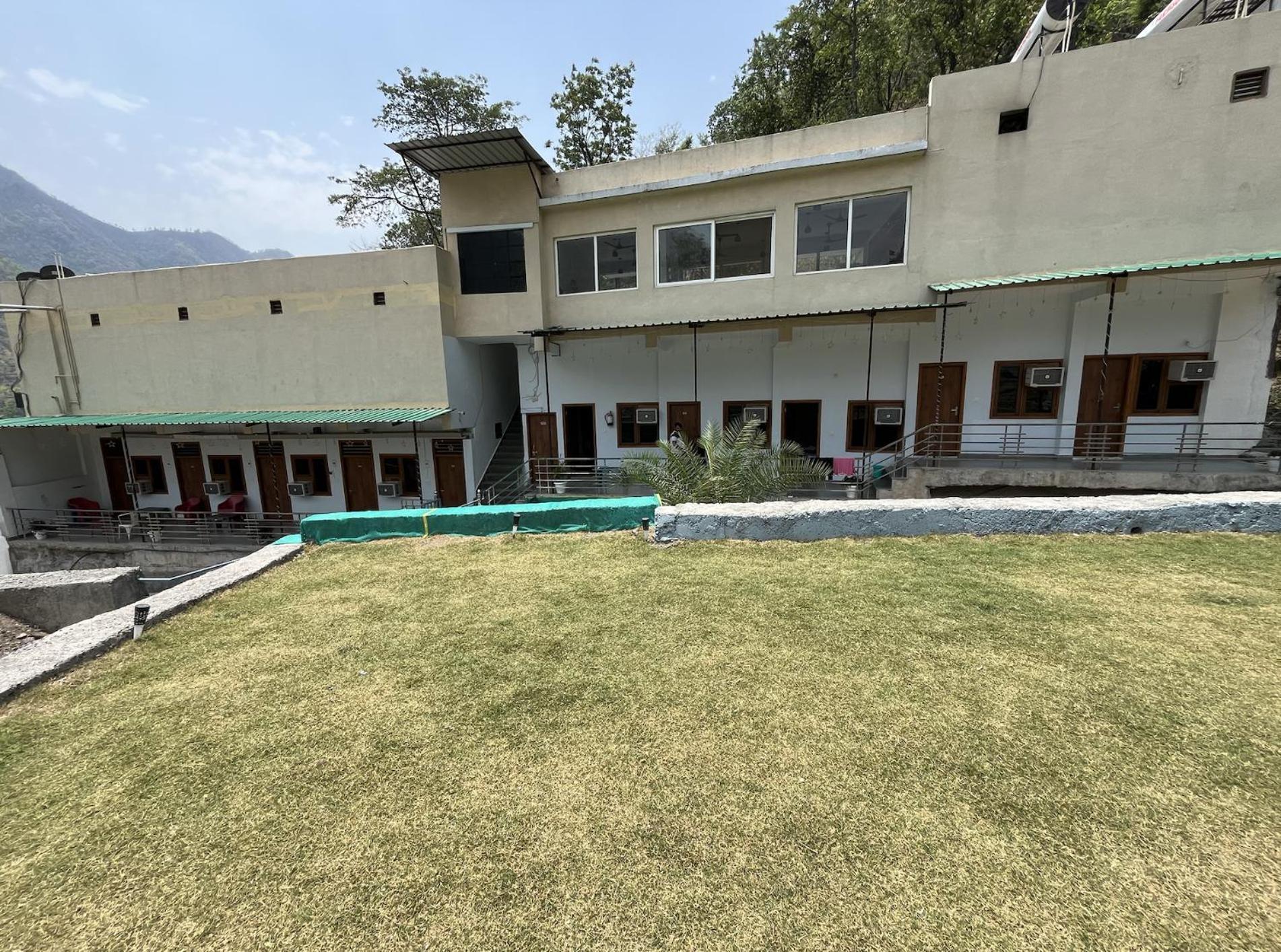 Hotel Studioz Sahastradhara Dehradun Exterior photo